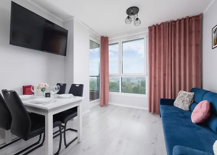 Przestronny Apartament Z Balkonem By Noclegi Renters