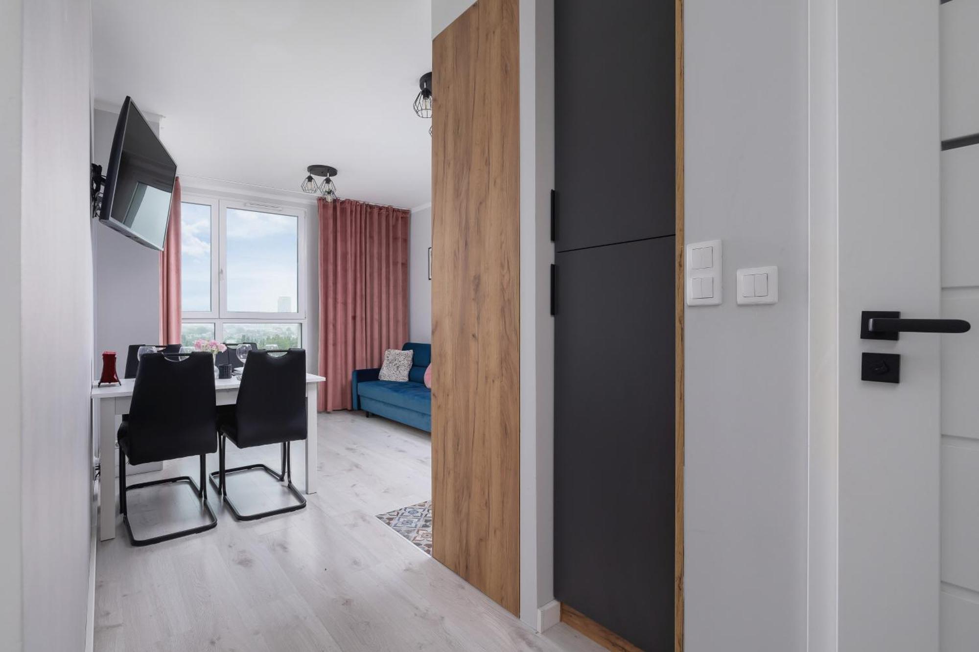 Przestronny Z Balkonem By Renters * Krakow